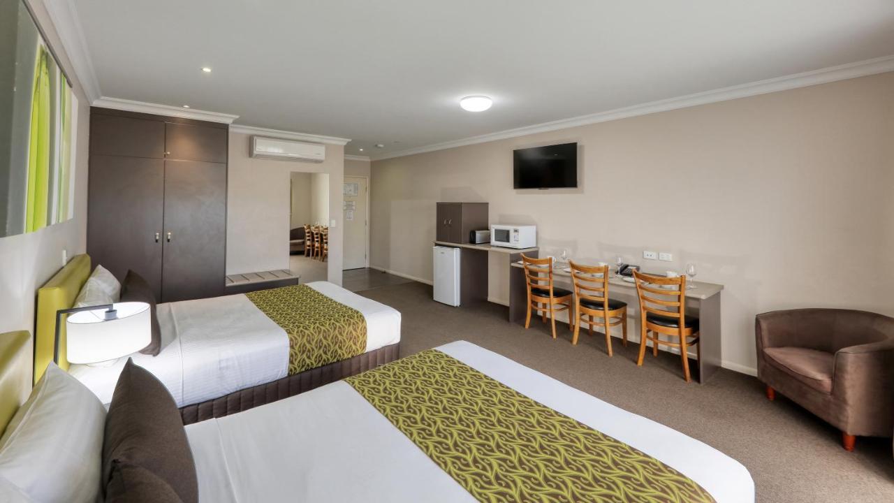 Drovers Motor Inn Дэлби Экстерьер фото