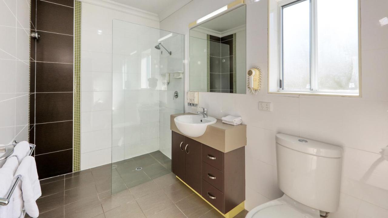 Drovers Motor Inn Дэлби Экстерьер фото