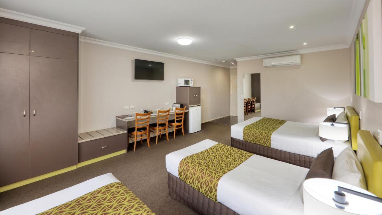 Drovers Motor Inn Дэлби Экстерьер фото