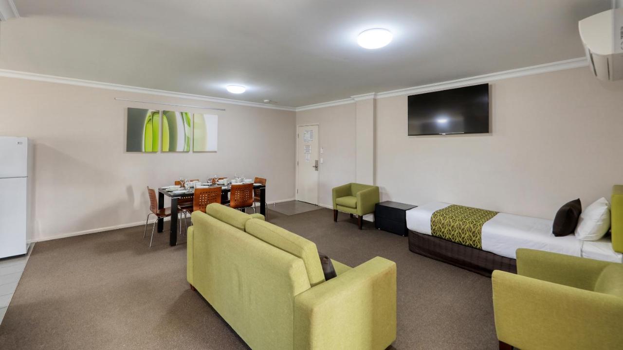 Drovers Motor Inn Дэлби Экстерьер фото